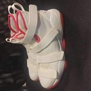 Nike Zoom Kay Yow Cancer Fund Shoes 6Y